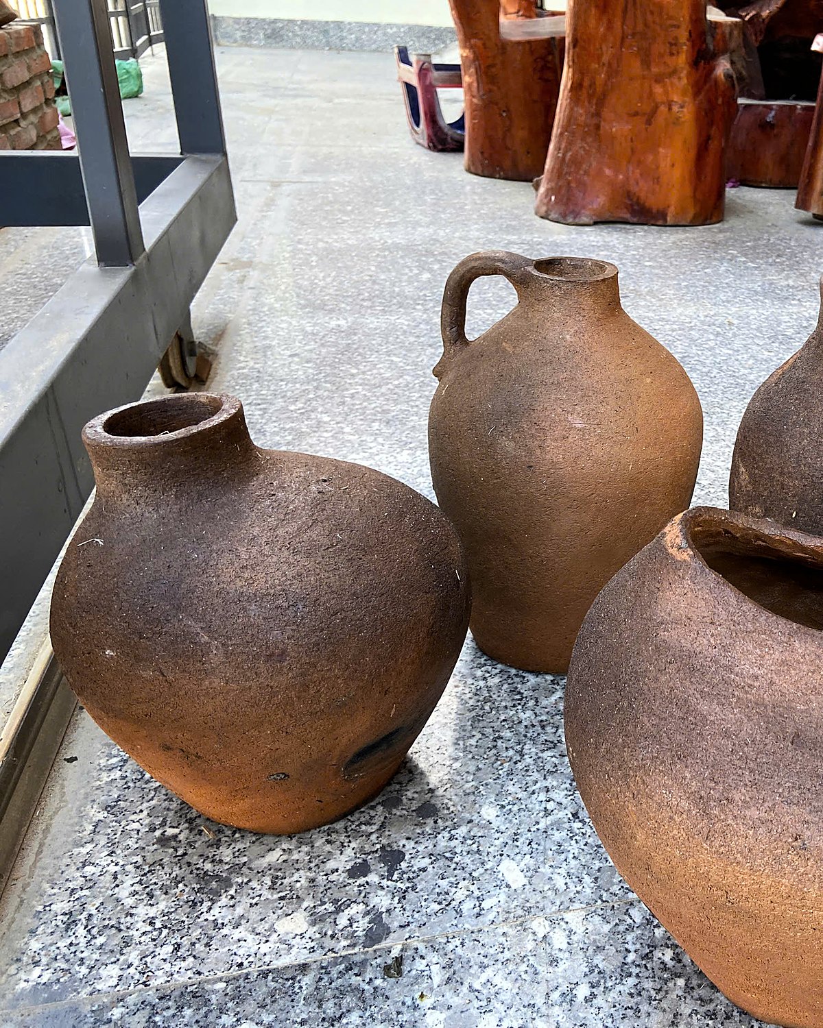 Ảnh 3/3: chụp chung nhiều món gốm đất nung, chưa phải ảnh riêng của món này